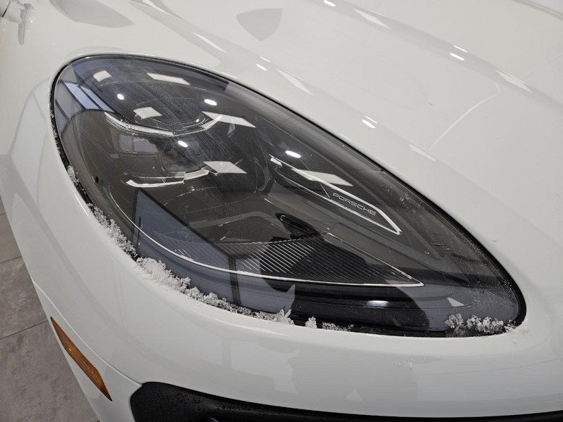 2025 Porsche Macan AWD