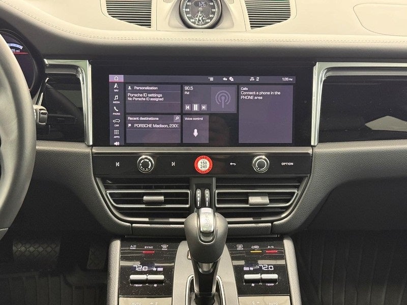 2025 Porsche Macan T