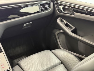 2025 Porsche Macan T