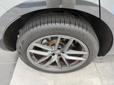 2025 Porsche Macan T