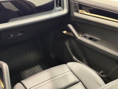 2025 Porsche Cayenne AWD