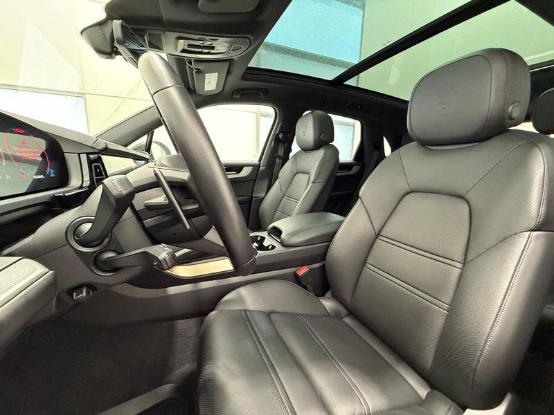 2025 Porsche Cayenne AWD