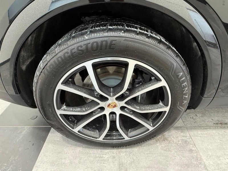 2025 Porsche Cayenne AWD