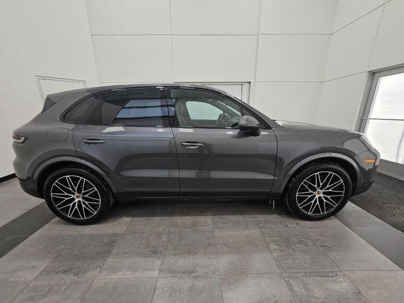 2025 Porsche Cayenne AWD