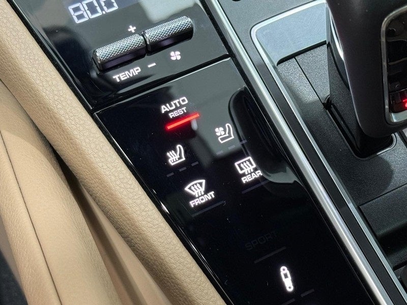 2022 Porsche Cayenne E-Hybrid Base