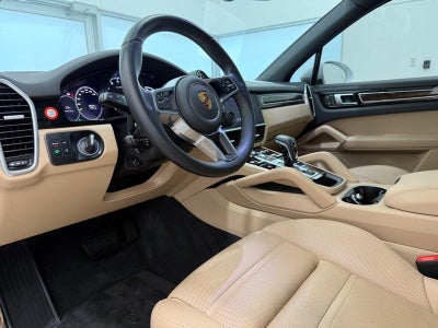 2022 Porsche Cayenne E-Hybrid Base