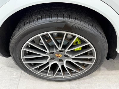 2022 Porsche Cayenne E-Hybrid Base