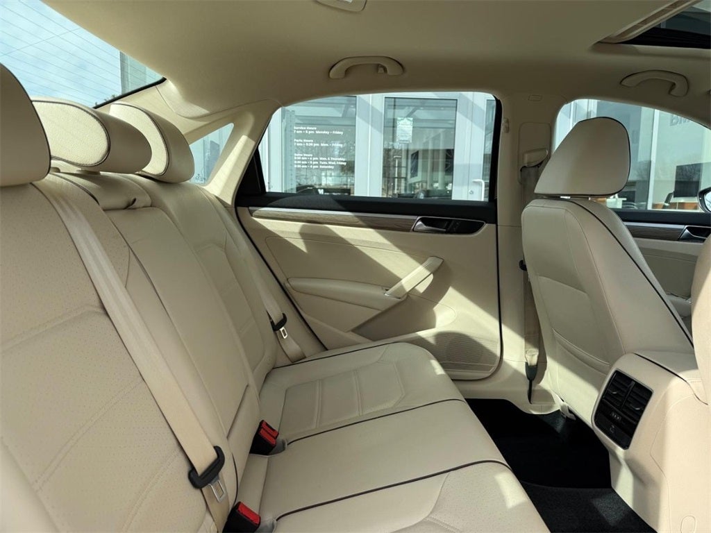 2017 Volkswagen Passat 1.8T SE