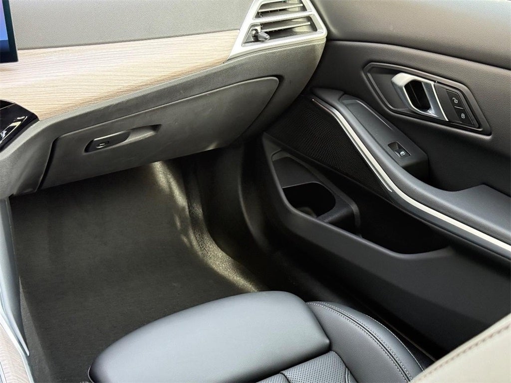 2025 BMW 3 Series 330i xDrive