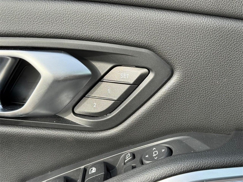2025 BMW 3 Series 330i xDrive