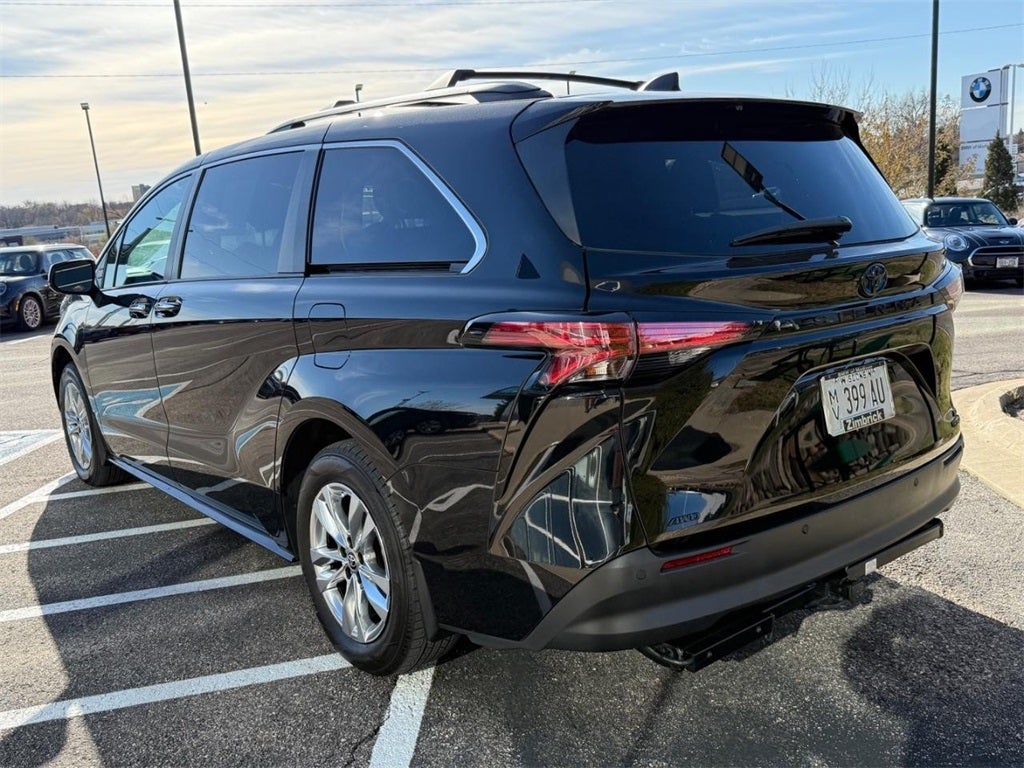 2022 Toyota Sienna Woodland Edition
