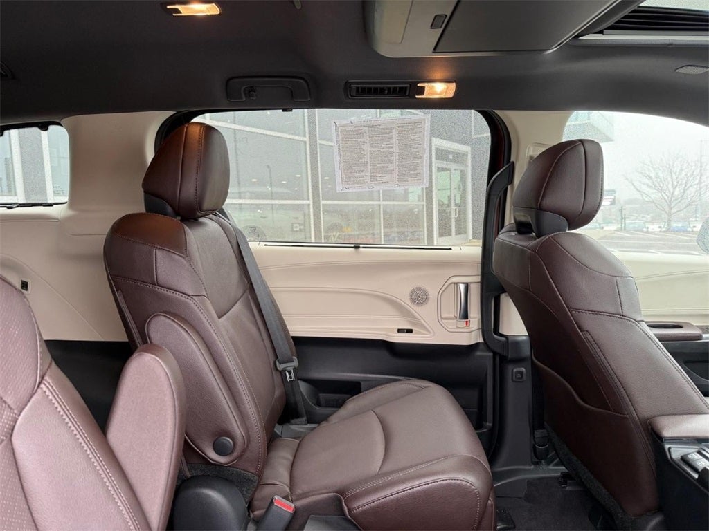 2023 Toyota Sienna Platinum 7 Passenger