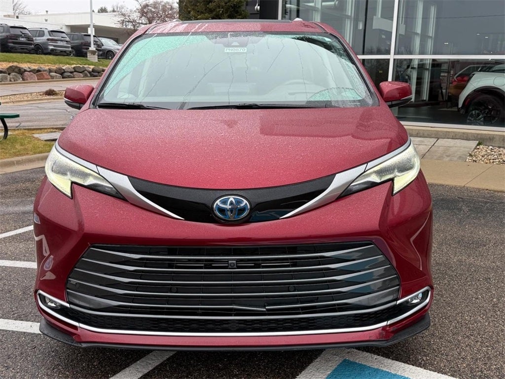 2023 Toyota Sienna Platinum 7 Passenger