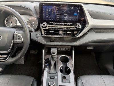 2022 Toyota Highlander Platinum