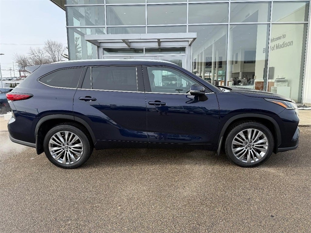 2022 Toyota Highlander Platinum