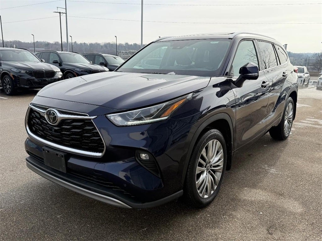 2022 Toyota Highlander Platinum