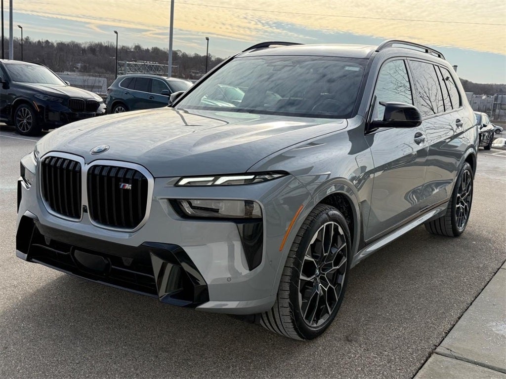 2025 BMW X7 M60i