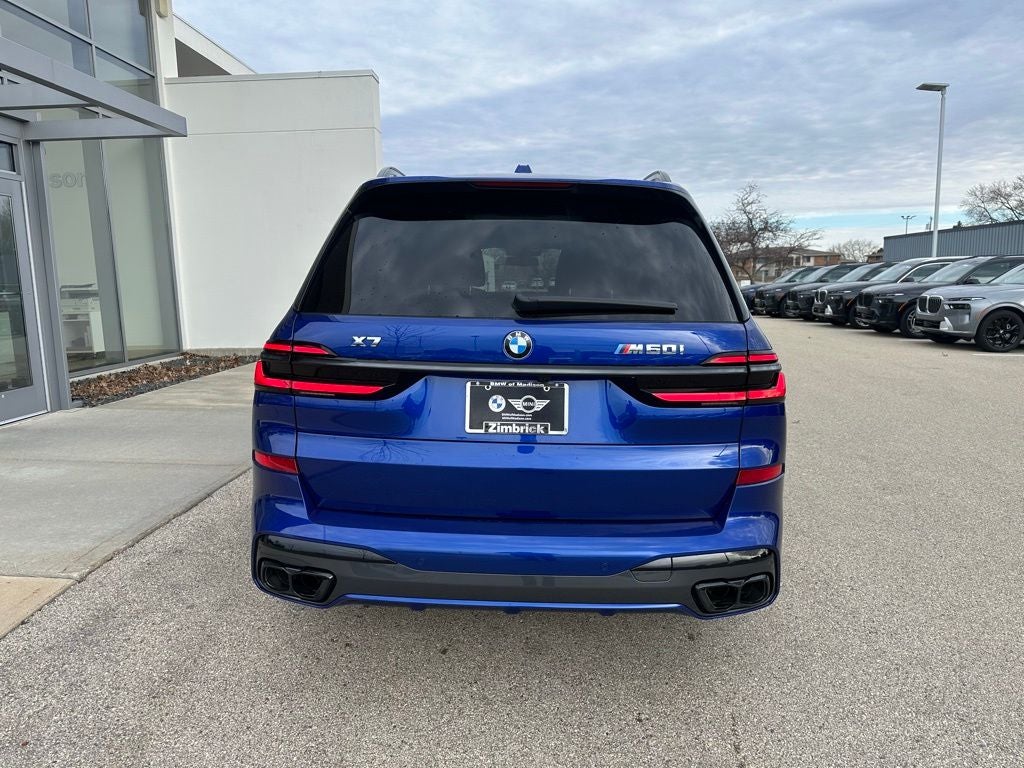 2025 BMW X7 M60i