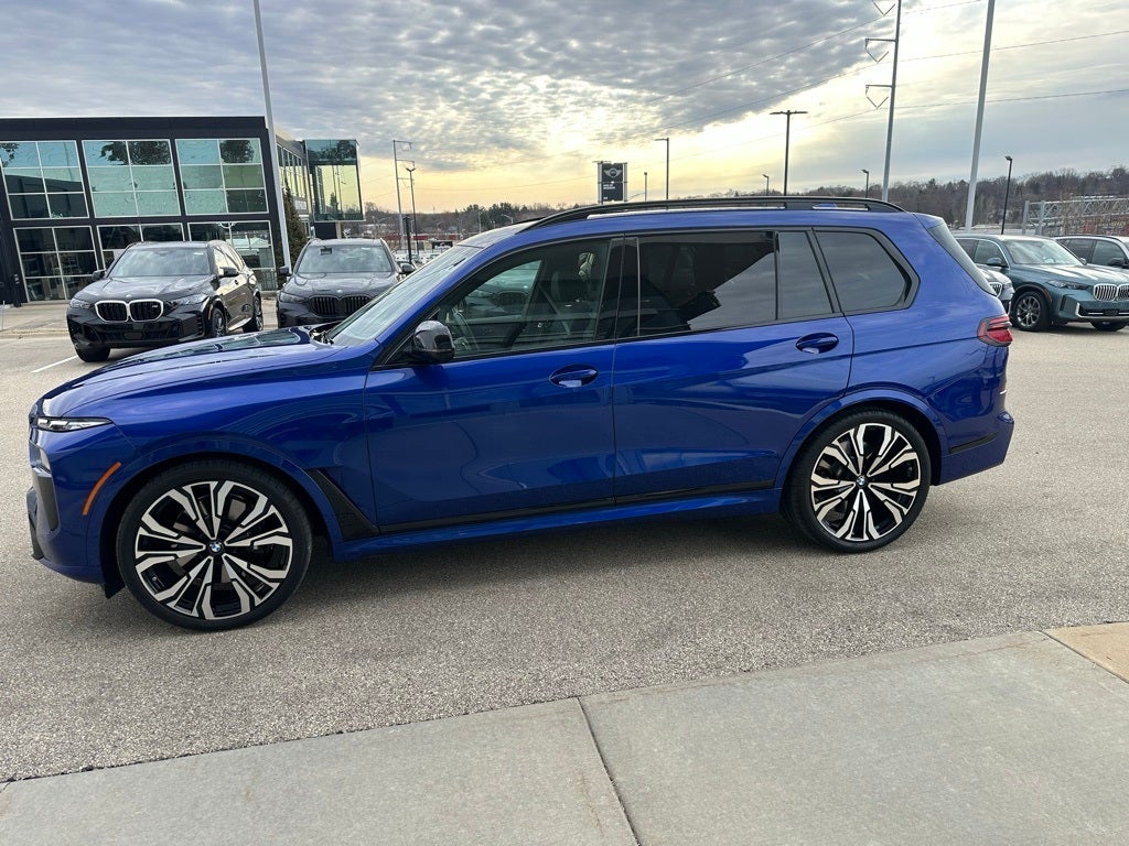2025 BMW X7 M60i