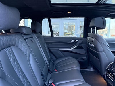 2025 BMW X7 M60i