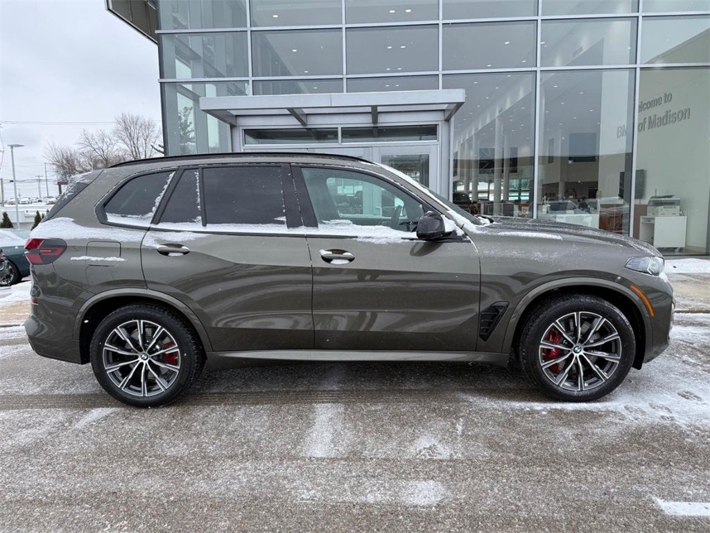 2025 BMW X5 M60i