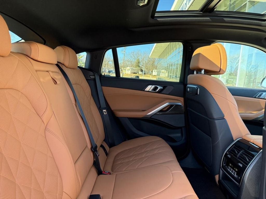 2025 BMW X6 M60i