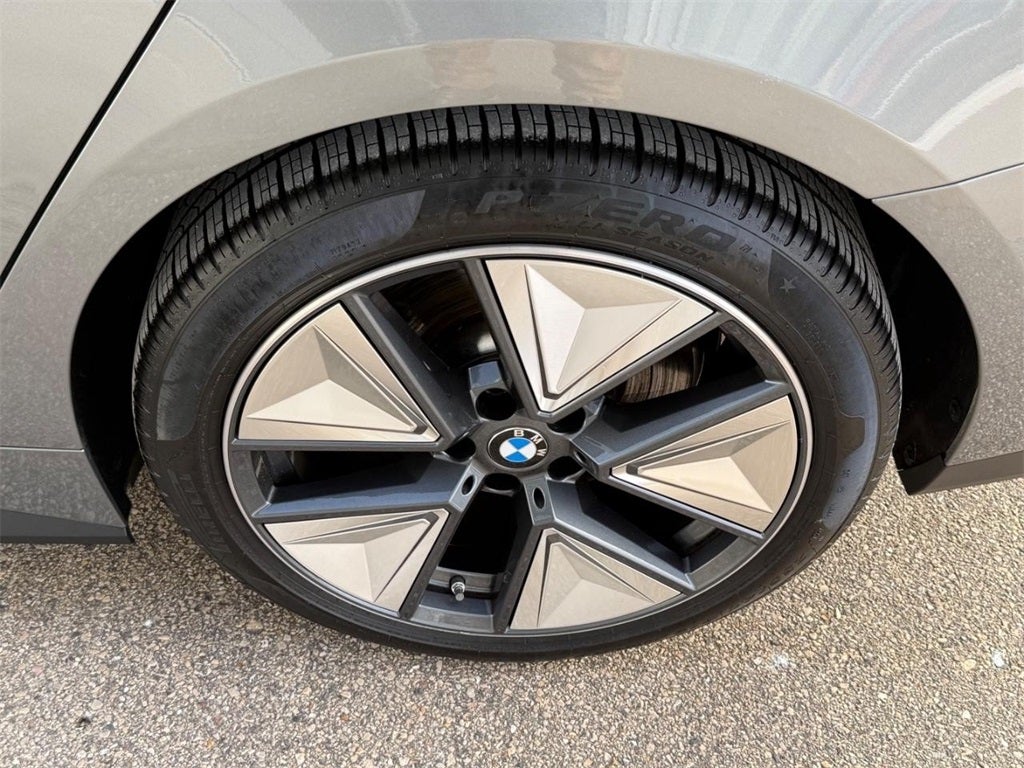 2025 BMW i4 xDrive40