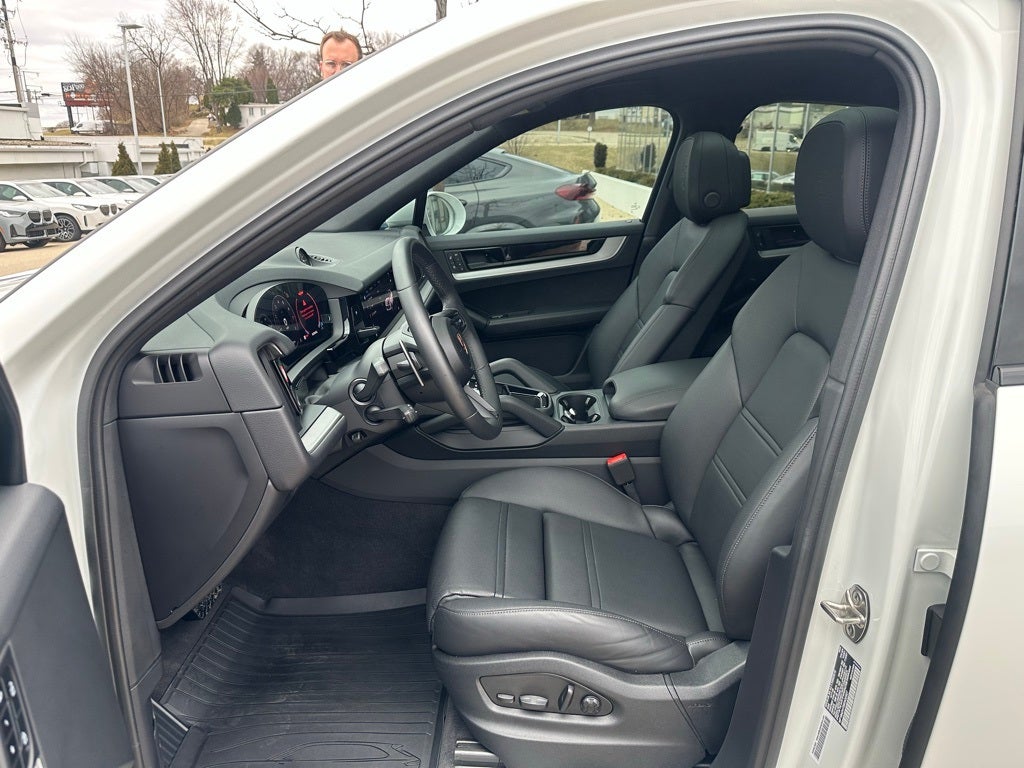 2025 Porsche Cayenne Coupe Base