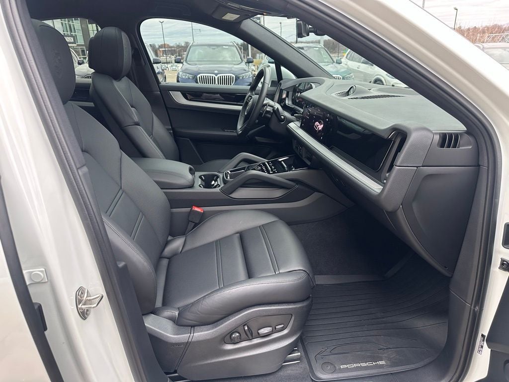 2025 Porsche Cayenne Coupe Base