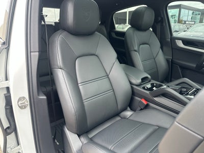 2025 Porsche Cayenne Coupe Base