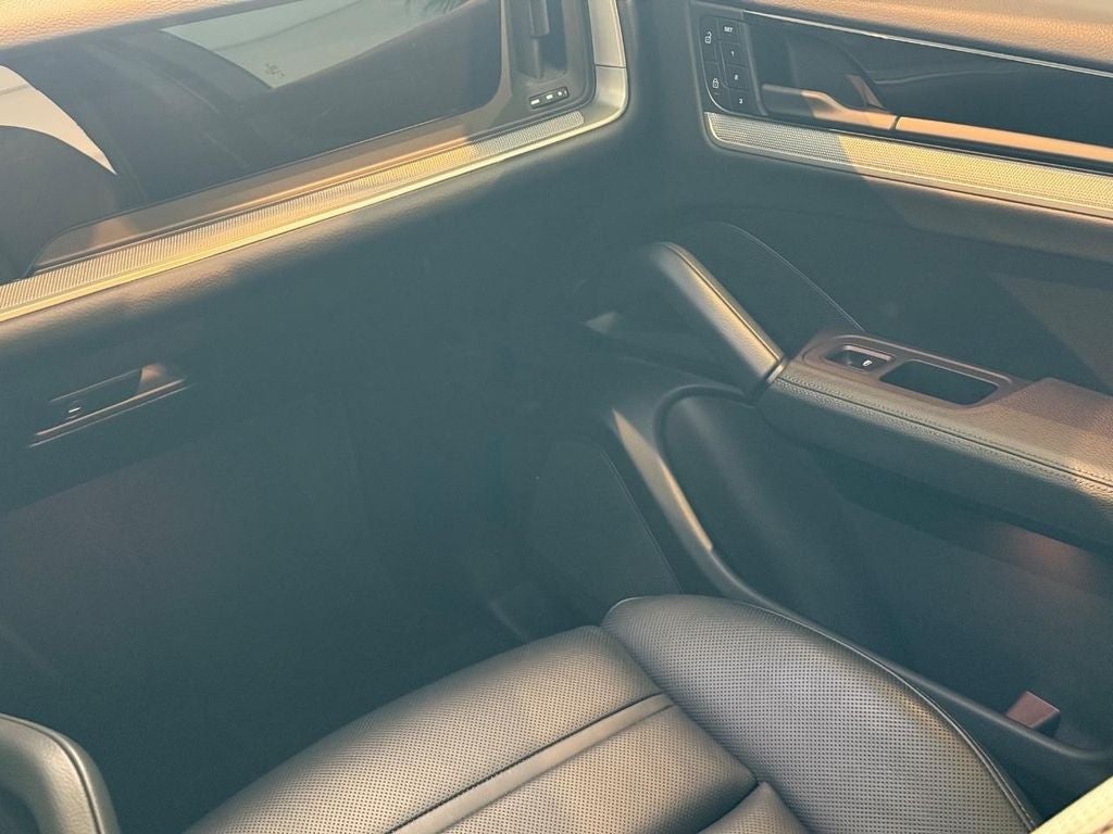 2024 Porsche Cayenne Coupe Base