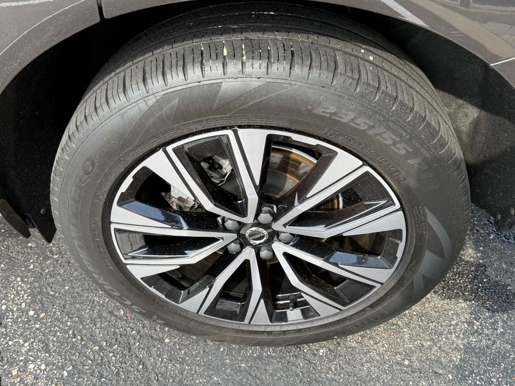 2023 Volvo XC60 B5 Plus Bright Theme