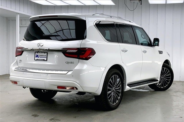 2023 INFINITI QX80 Premium Select