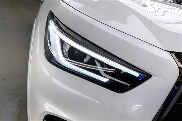 2023 INFINITI QX80 Premium Select