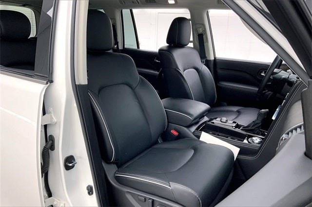 2023 INFINITI QX80 Premium Select