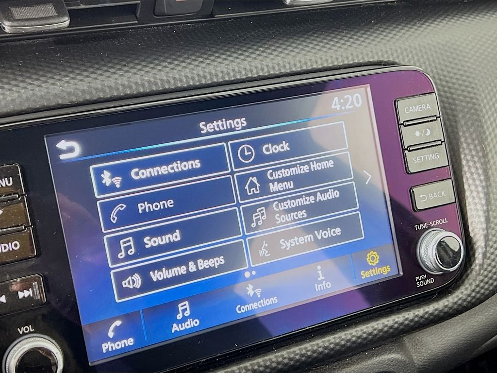 2022 Nissan Kicks SV