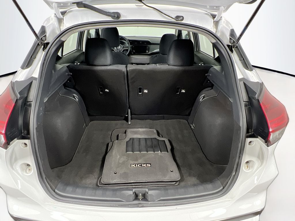 2022 Nissan Kicks SV