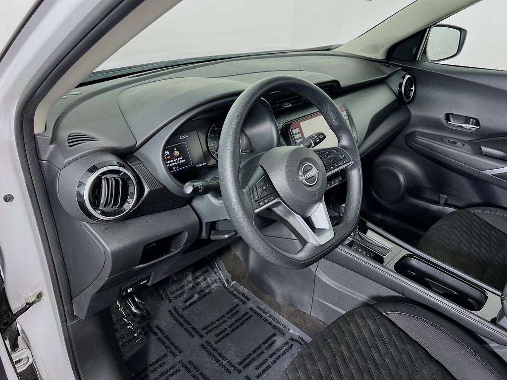 2022 Nissan Kicks SV