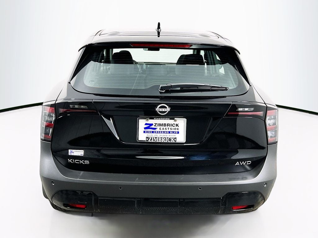 2025 Nissan Kicks S