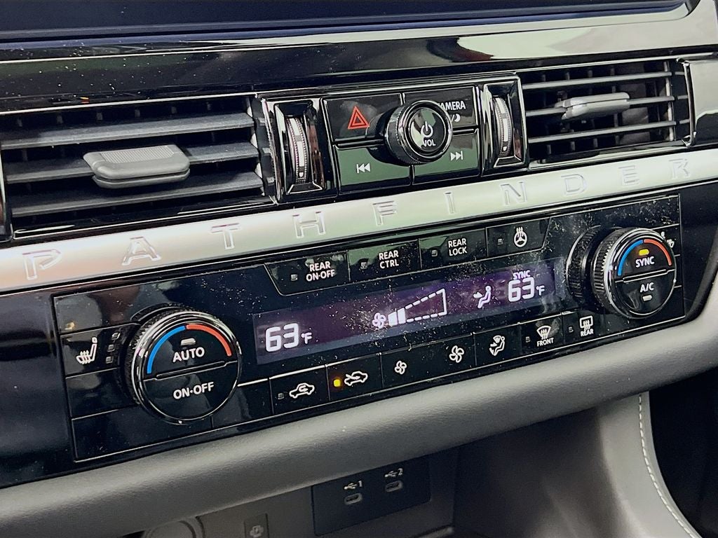 2026 Nissan Pathfinder SV