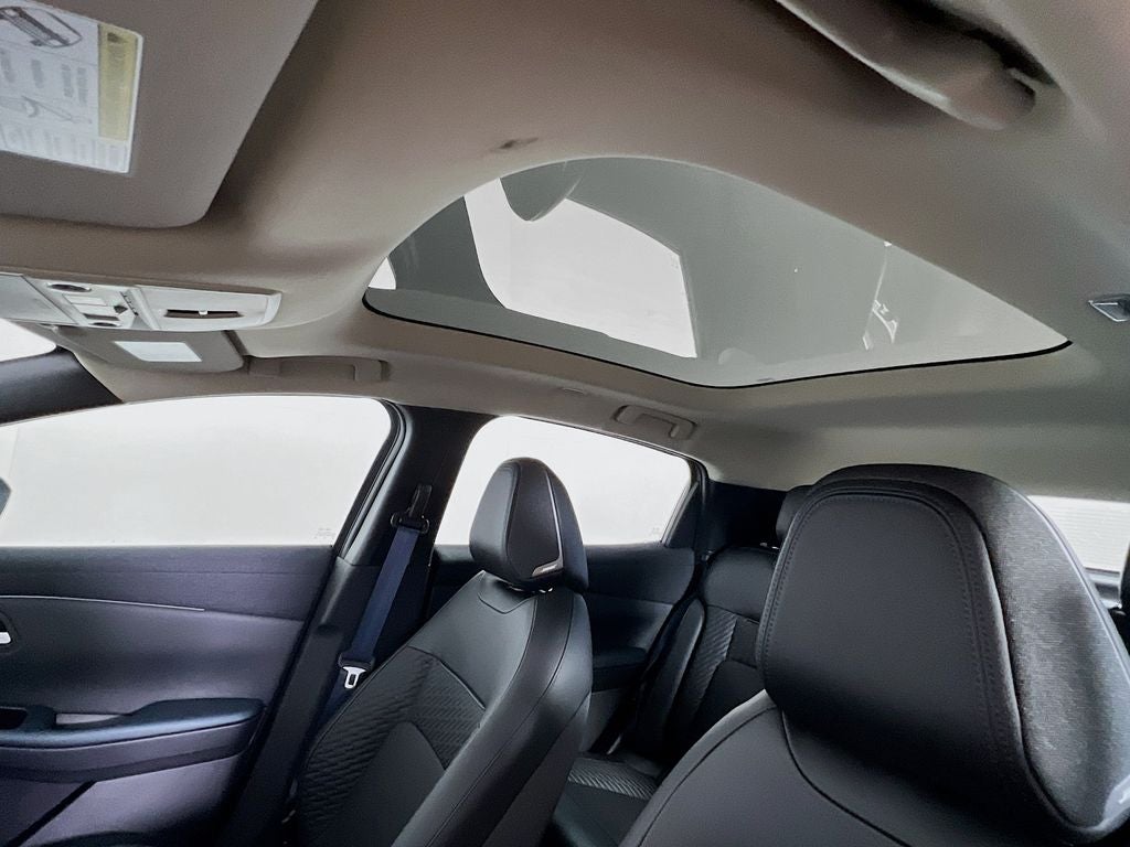 2026 Nissan Leaf PLATINUM+