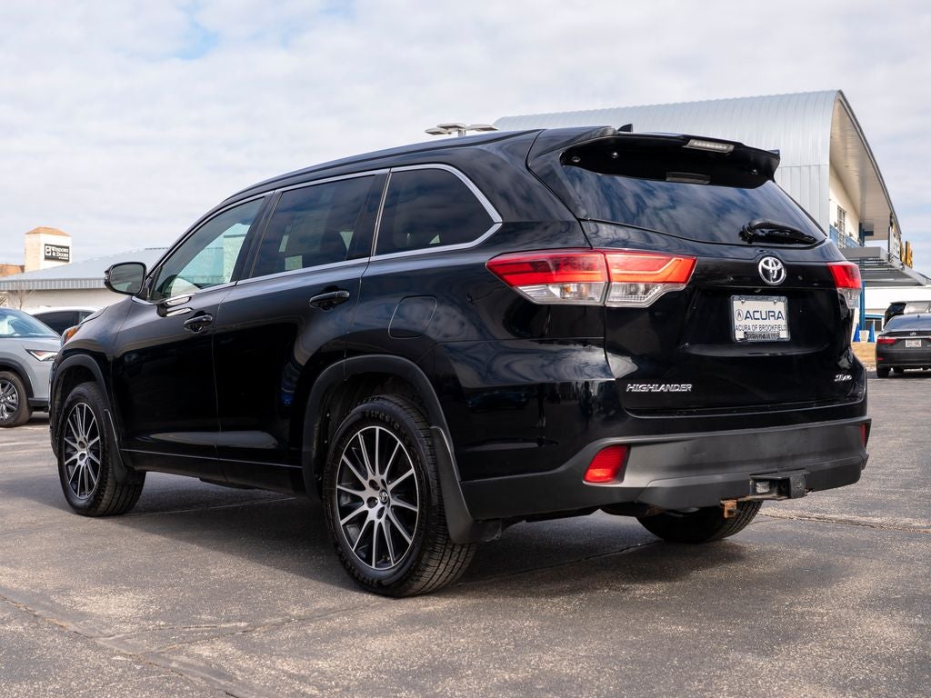 2017 Toyota Highlander SE
