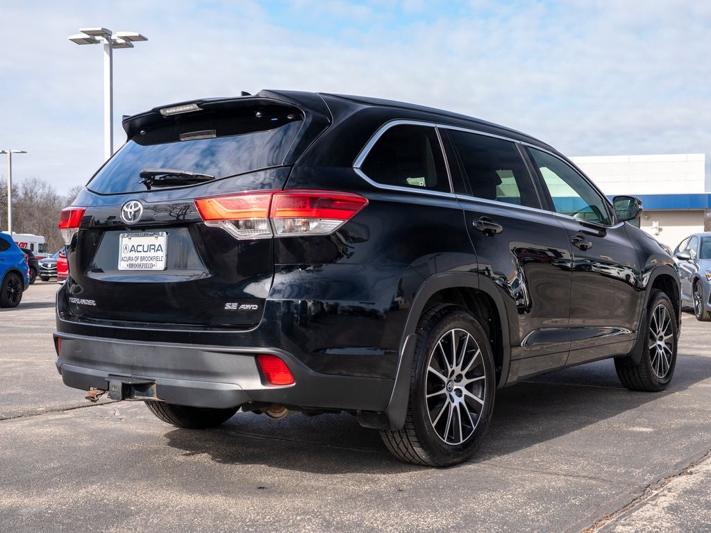 2017 Toyota Highlander SE