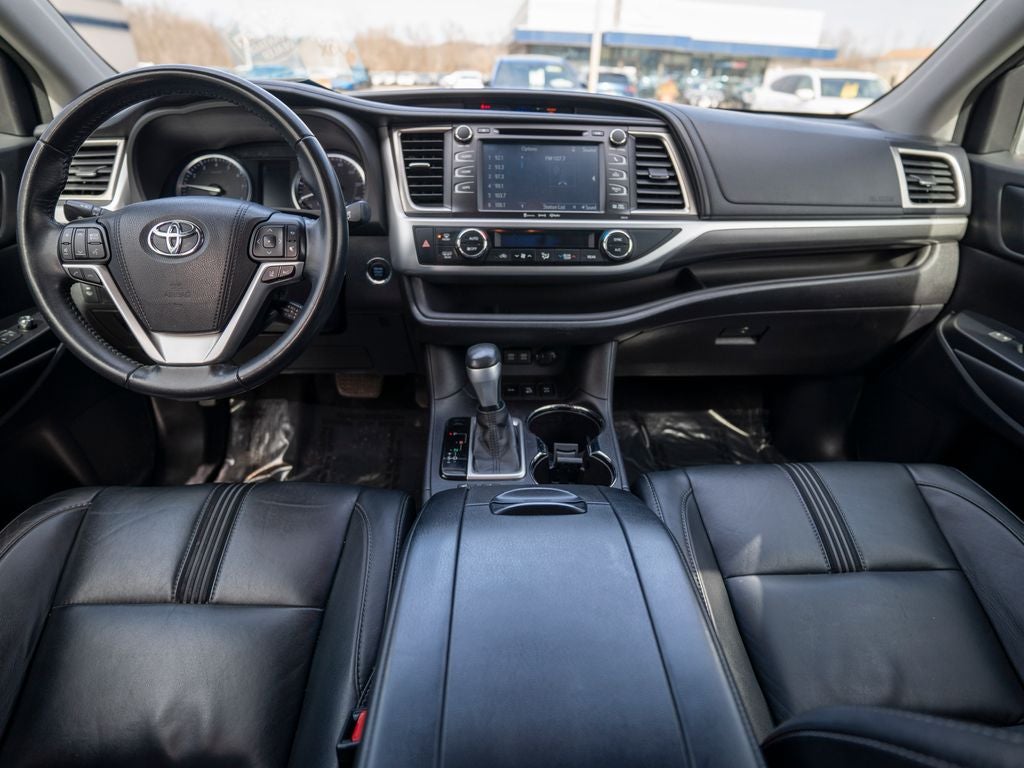 2017 Toyota Highlander SE