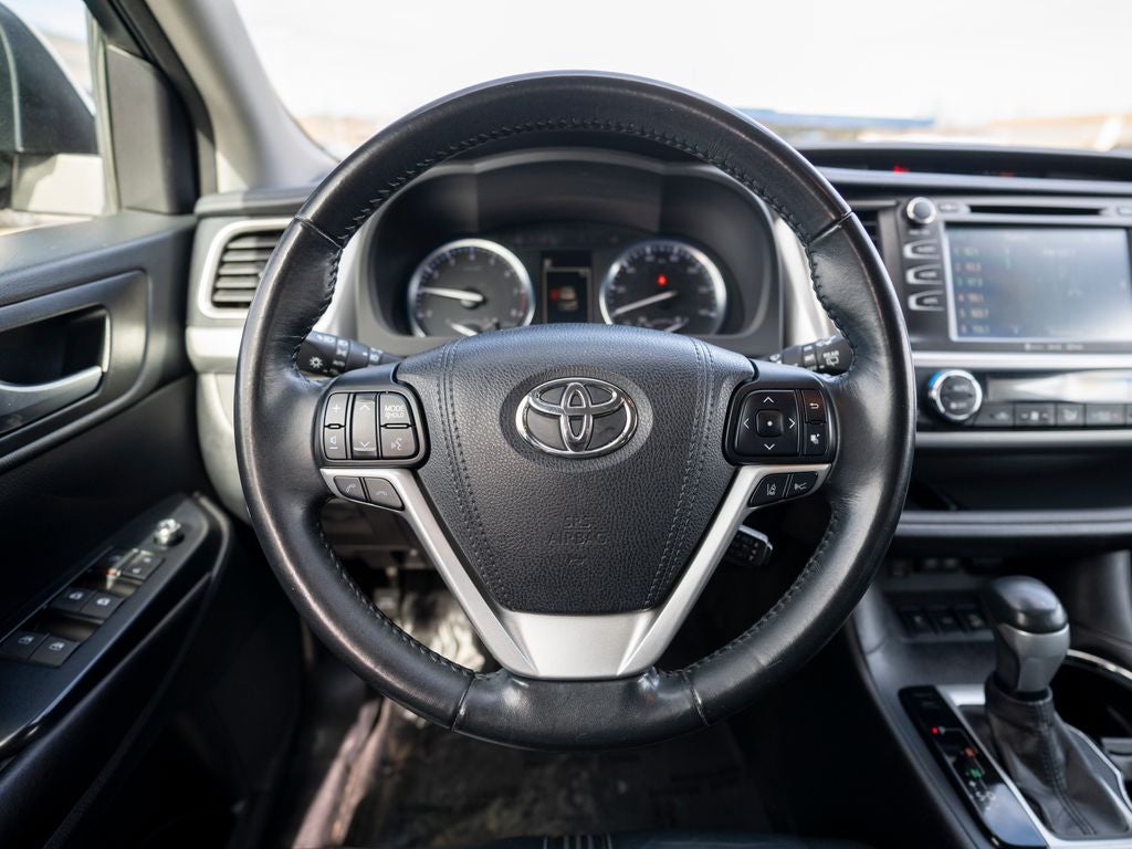2017 Toyota Highlander SE