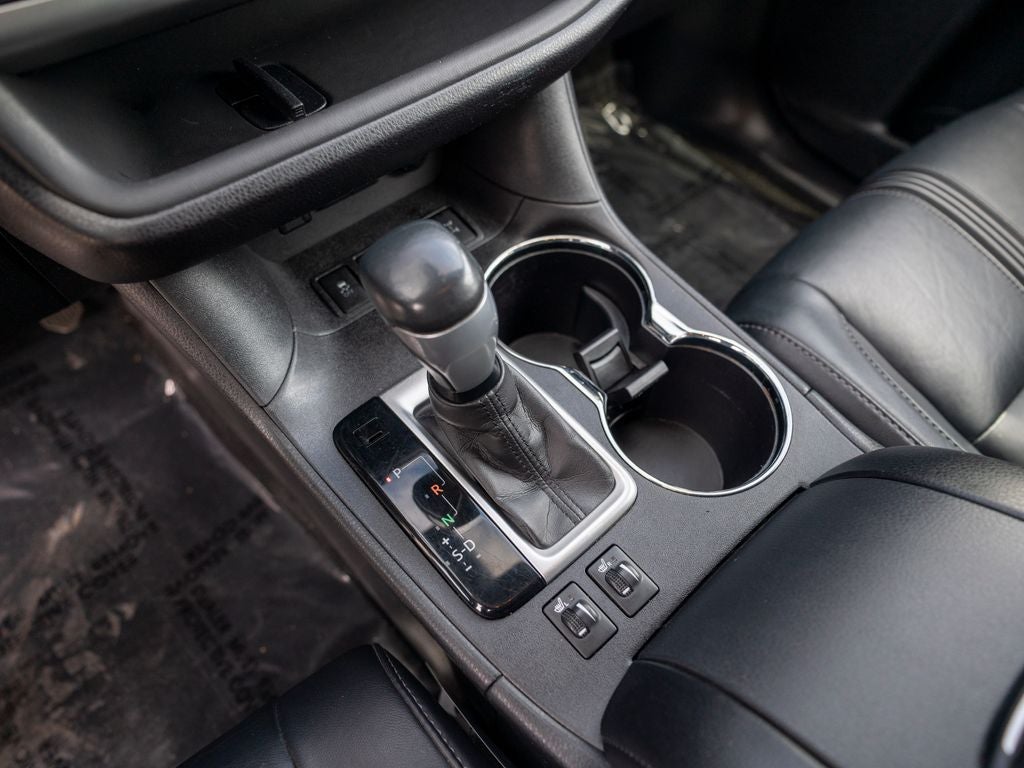 2017 Toyota Highlander SE