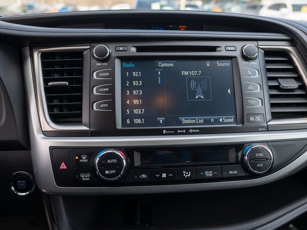 2017 Toyota Highlander SE