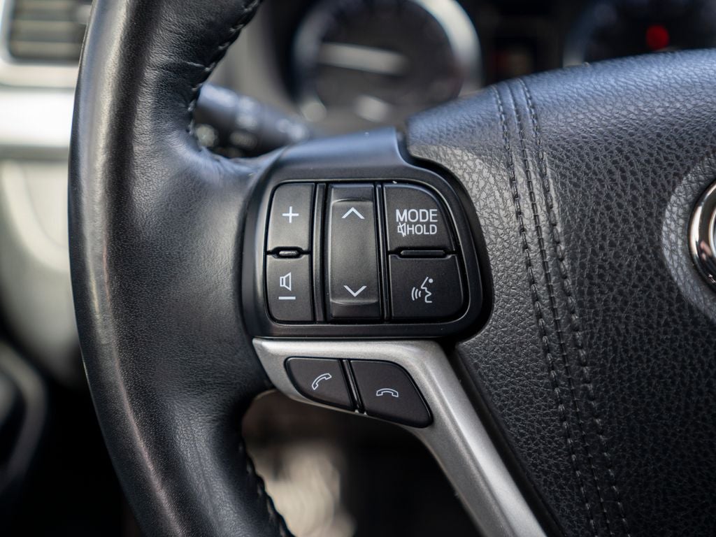 2017 Toyota Highlander SE