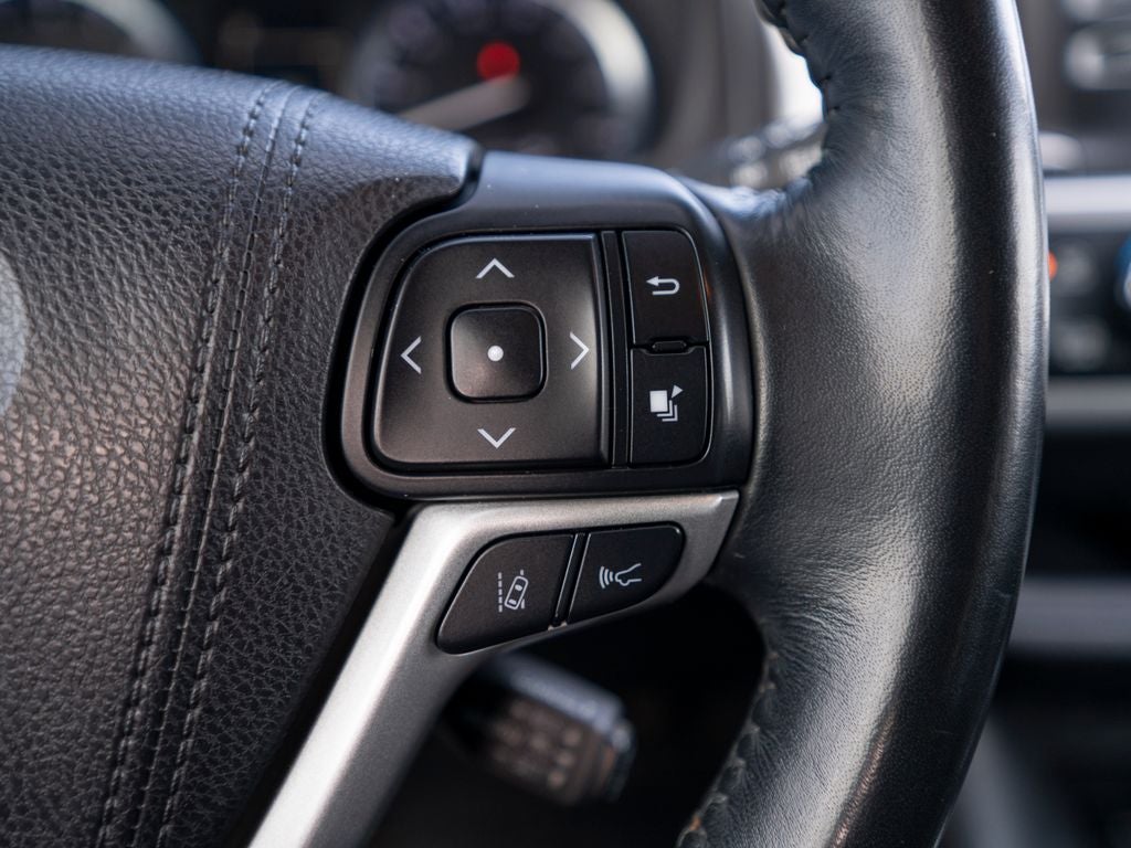 2017 Toyota Highlander SE