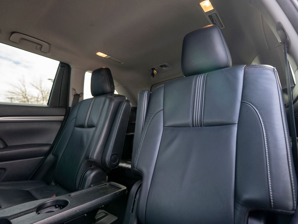 2017 Toyota Highlander SE